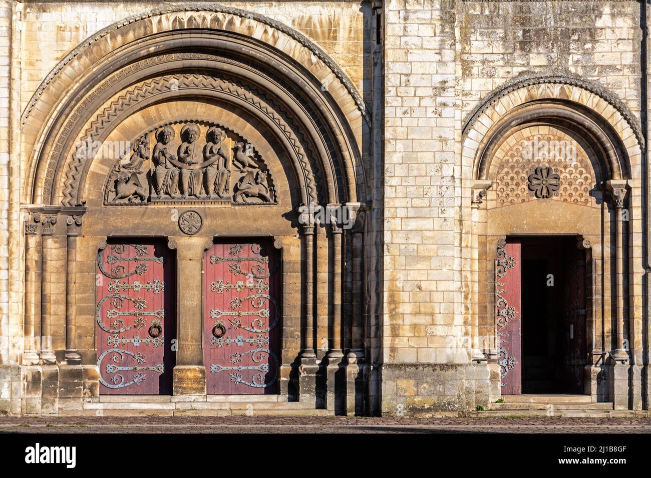 INGRESSO ALLA CHIESA ABBAZIALE DI LA TRINITE, ABBAYE AUX DAMES, CAEN, CALVADOS, NORMANDIA, FRANCIA Foto Stock
