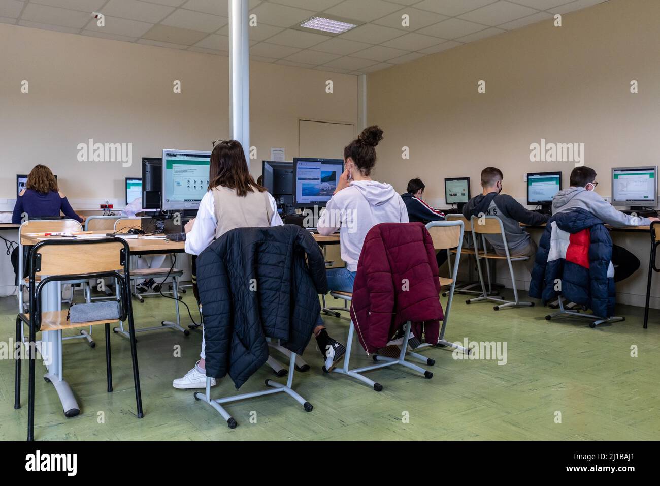SALA COMPUTER, SCUOLA SECONDARIA DI RUGLES, EURE, NORMANDIA, FRANCIA Foto Stock