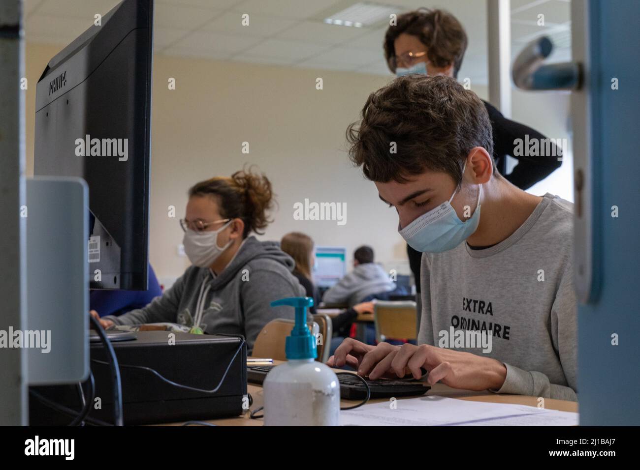 SALA COMPUTER, SCUOLA SECONDARIA DI RUGLES, EURE, NORMANDIA, FRANCIA Foto Stock