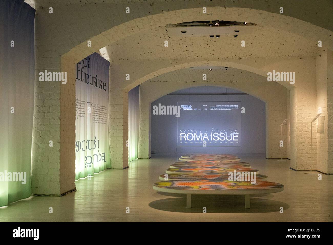 SEMINTERRATO A VOLTA DELLO STORICO MUSEO DEL DESIGN, HELSINKI, FINLANDIA, EUROPA Foto Stock
