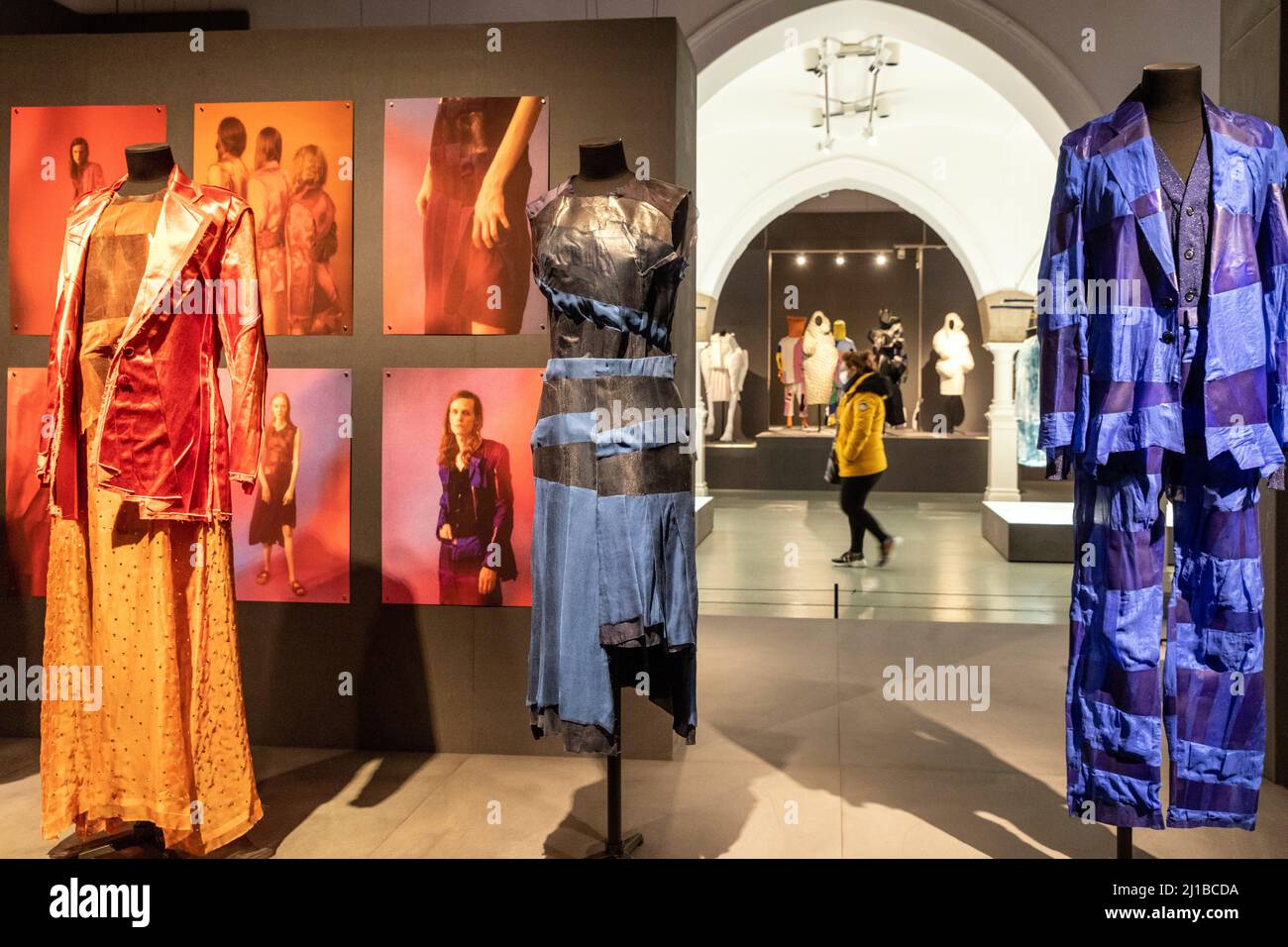 LA COLLEZIONE MODA, MUSEO DEL DESIGN, HELSINKI, FINLANDIA, EUROPA Foto Stock