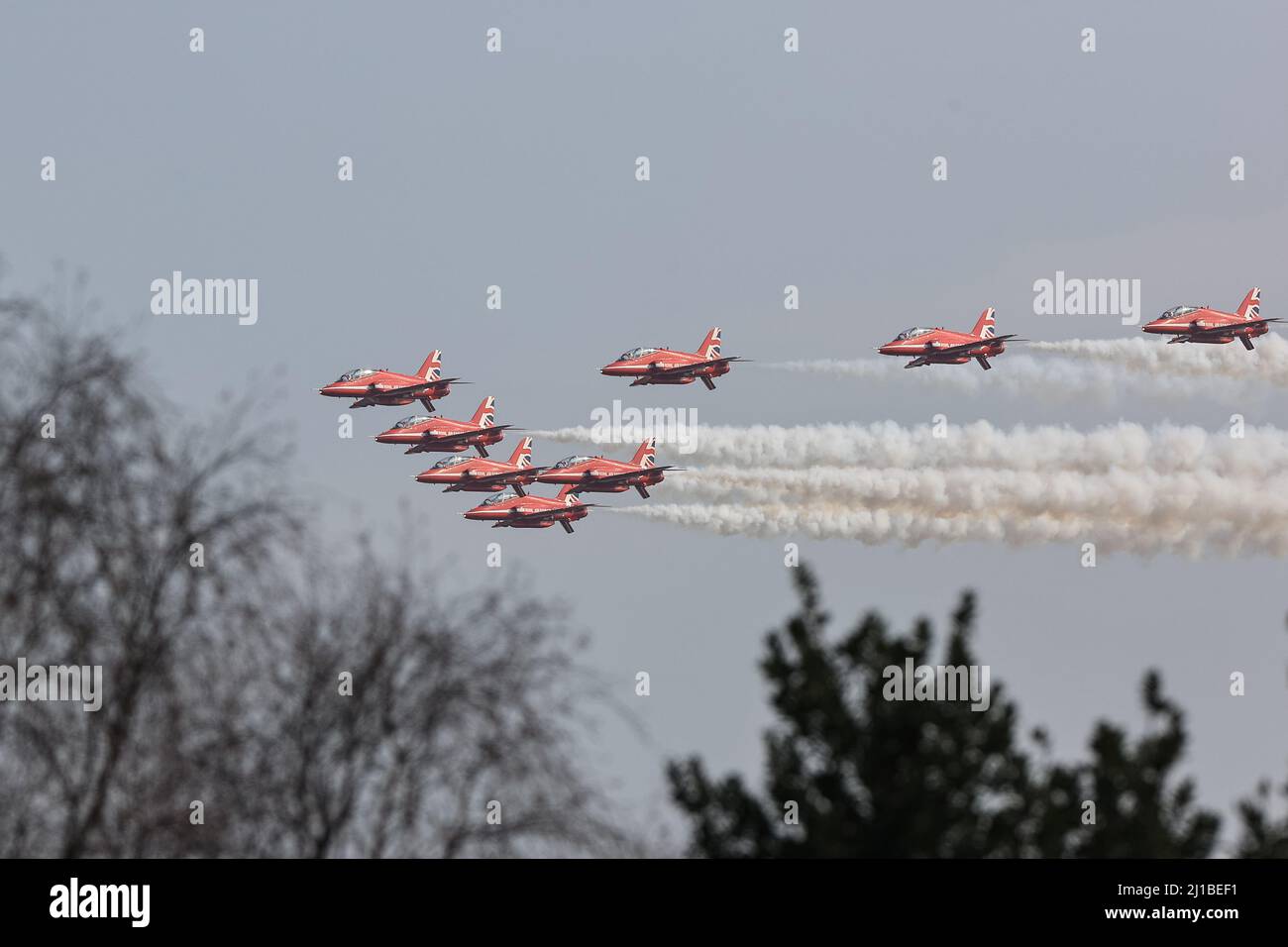 Leeming Bar, Regno Unito. 24th Mar 2022. Il fascicolo Red Arrows su RAF Leeming nell'ambito dello scioglimento dello Squadron 100 presso il RAF Leeming Bar di Leeming, Regno Unito, il 3/24/2022. (Foto di Mark Cosgrove/News Images/Sipa USA) Credit: Sipa USA/Alamy Live News Foto Stock