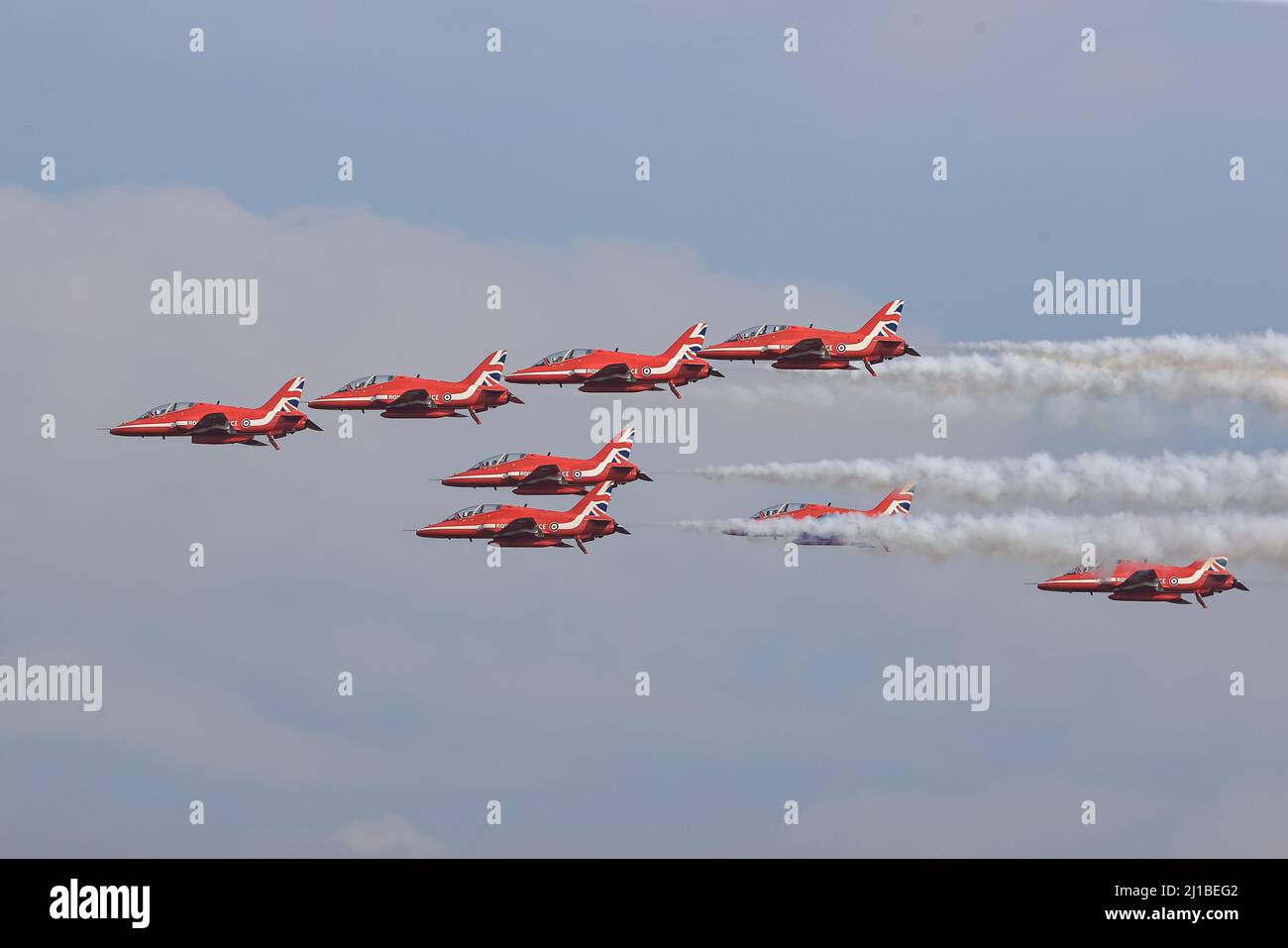 Leeming Bar, Regno Unito. 24th Mar 2022. Il fascicolo Red Arrows su RAF Leeming nell'ambito dello scioglimento dello Squadron 100 presso il RAF Leeming Bar di Leeming, Regno Unito, il 3/24/2022. (Foto di Mark Cosgrove/News Images/Sipa USA) Credit: Sipa USA/Alamy Live News Foto Stock