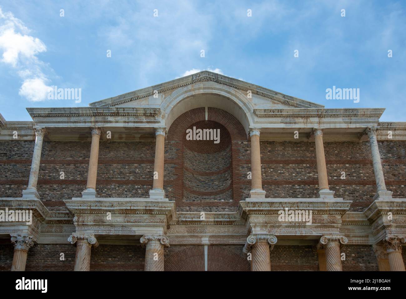 Sardis era la capitale dell'antico regno di Lidia, [1] una delle città più importanti dell'impero persiano, la sede di un satrapo di Seleucide, la sede Foto Stock