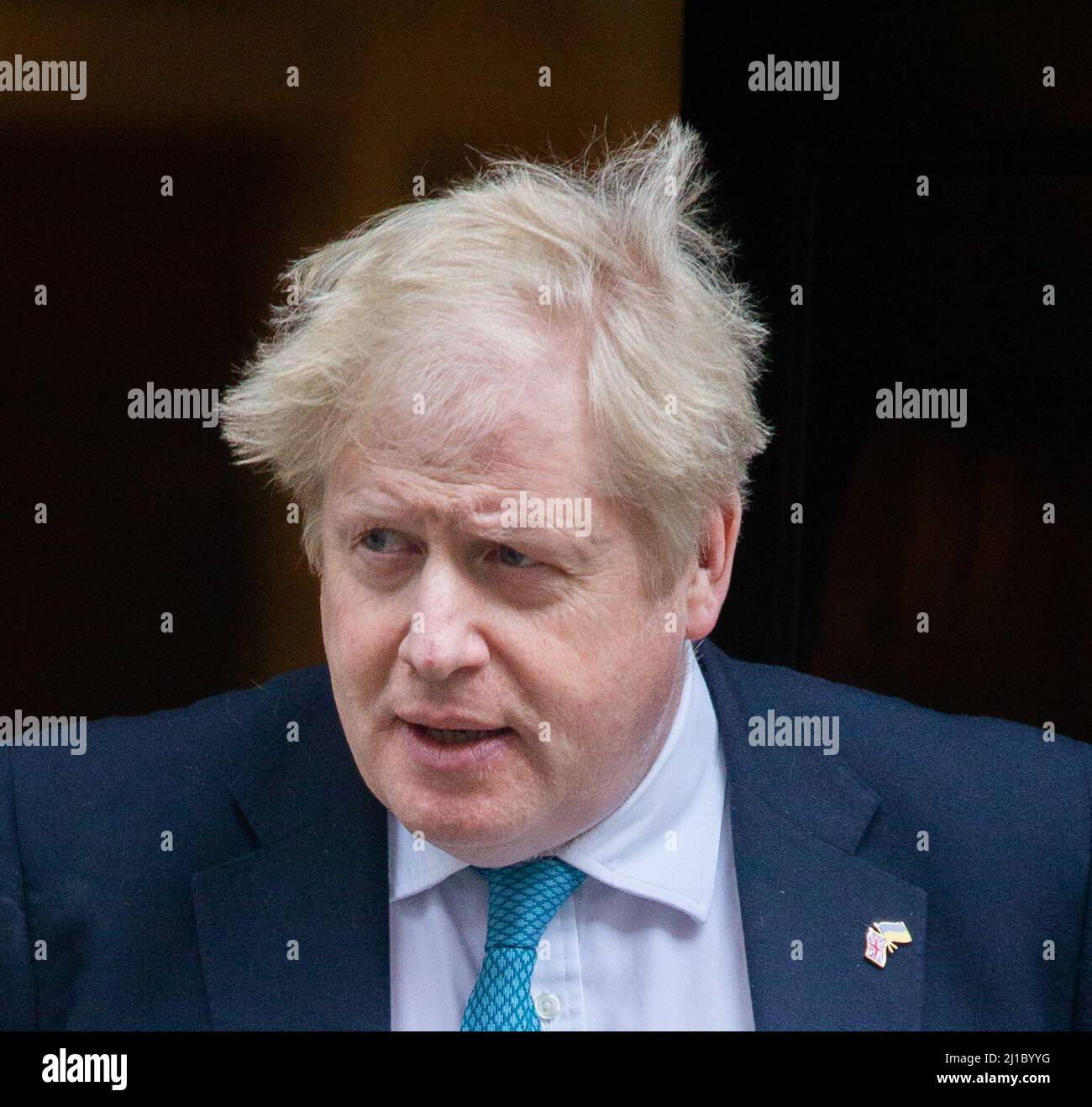 Londra, Inghilterra, Regno Unito. 23rd Mar 2022. IL primo ministro britannico BORIS JOHNSON lascia 10 Downing Street prima della sessione settimanale delle interrogazioni del primo ministro alla Camera dei Comuni. (Credit Image: © Tayfun Salci/ZUMA Press Wire) Foto Stock