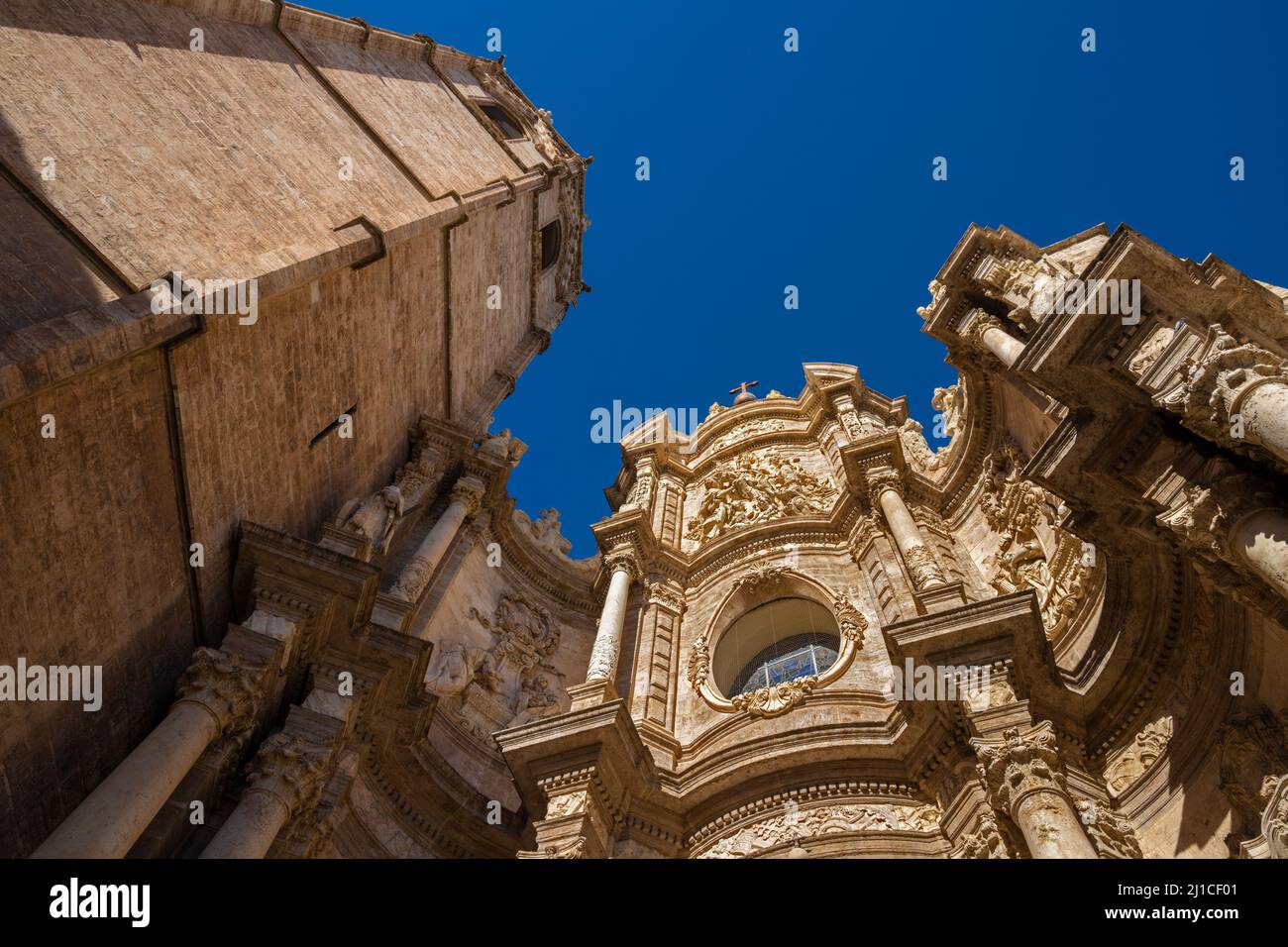 Valencia - il portale barocco della Cattedrale - Basilica dell'Assunzione di nostra Signora di Valencia progettato dall'architetto Antoni Gilabert Fornes dal 18. Foto Stock