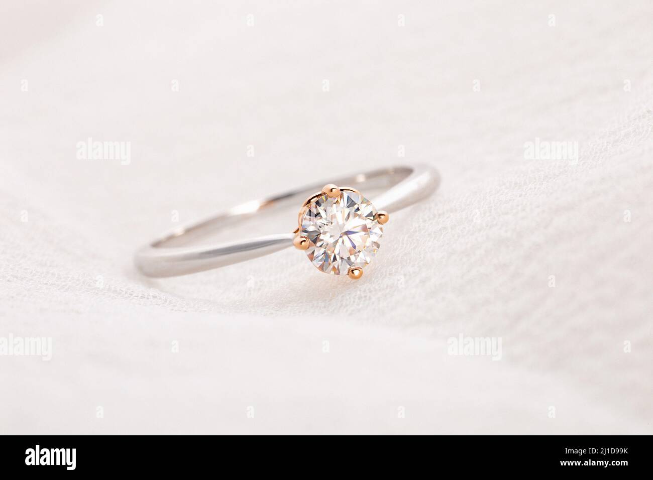 Foto di un uomo e di una donna con anello di nozze Foto Stock