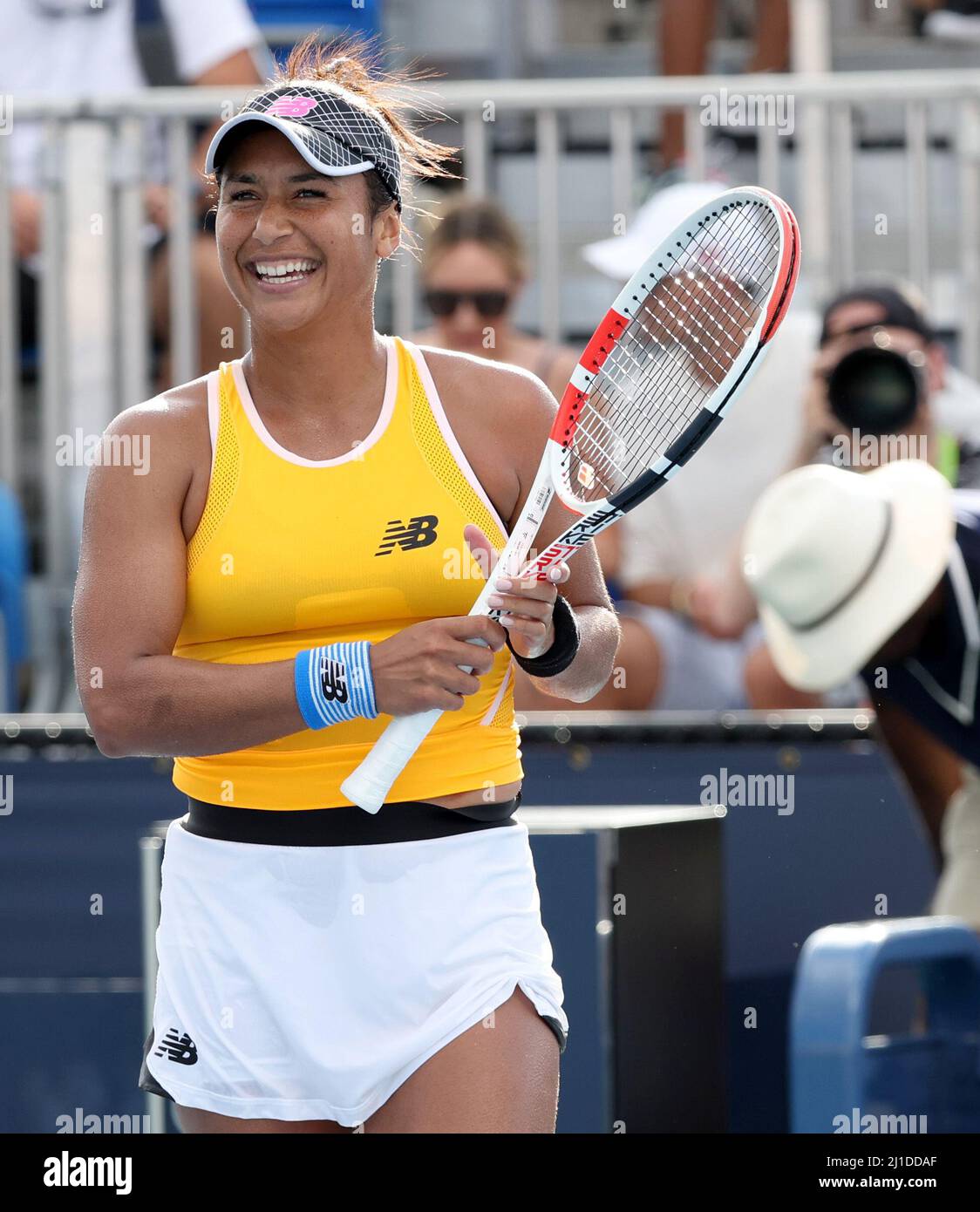 Miami Gardens, Florida, Stati Uniti. 24th Mar 2022. Heather Watson of Great Britain sconfigge Elina Svitolina in Ucraina durante il Miami Open all'Hard Rock Stadium il 24 marzo 2022 a Miami Gardens, Florida. Credit: Hoo Me.Com/Media Punch/Alamy Live News Foto Stock