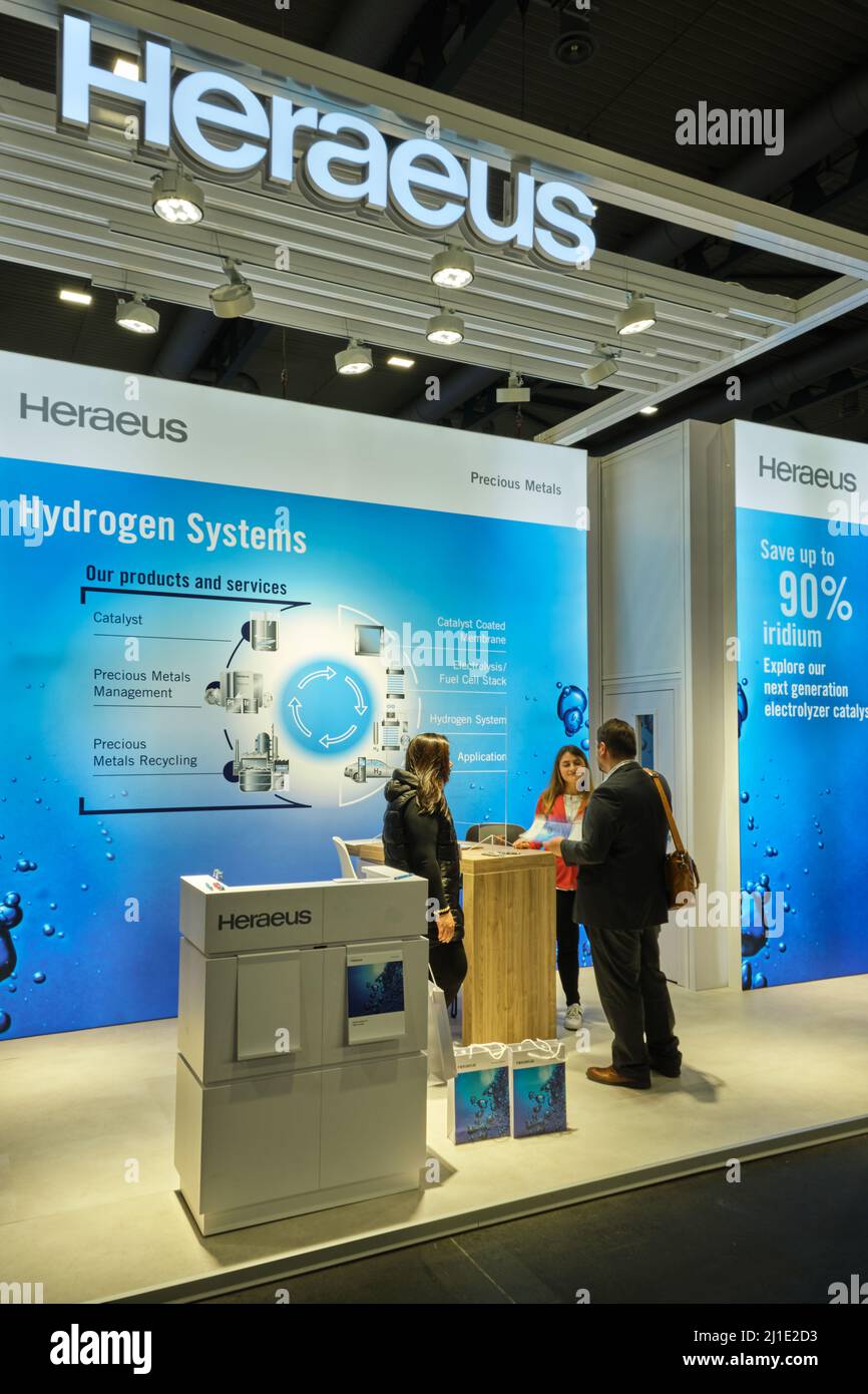 21.10.2021, Germania, Brema, Brema - la fiera Carbon Capture Technology Expo Europe / Hydrogen Technology Expo Europe, stand di HERAEUS. 00A211021D09 Foto Stock