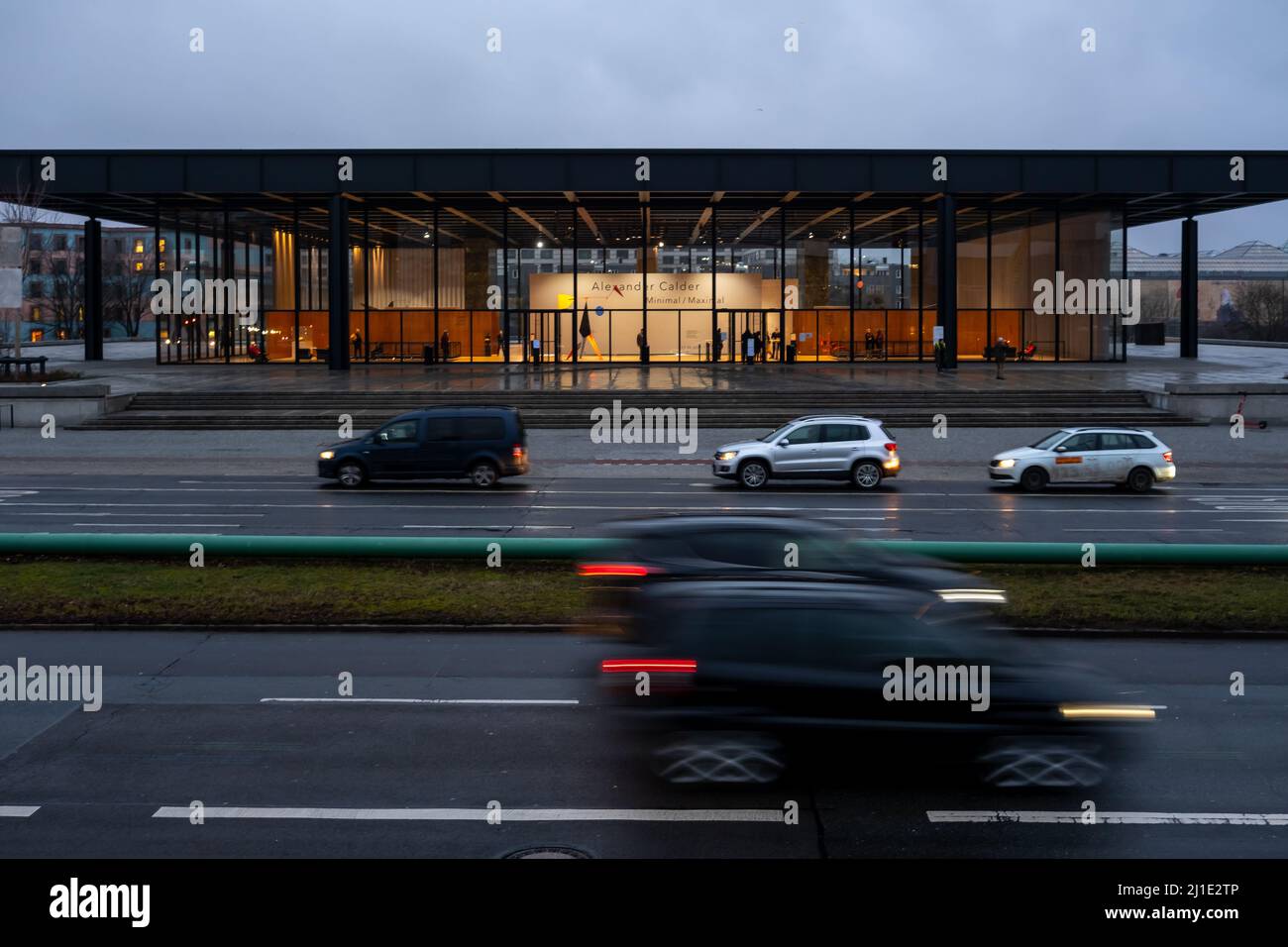 26.01.2022, Germania, Berlino, Berlino - Neue Nationalgalerie, riaperto dopo la ristrutturazione con esposizione di Alexander Calder. 00A220126D356CAROEX.JPG [MO Foto Stock