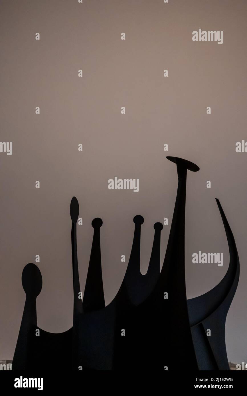 26.01.2022, Germania, Berlino, Berlino - Neue Nationalgalerie, Museo dell'Arte del 20th secolo della Galleria Nazionale di Berlino - scultura Tetes et Queue (1965) Foto Stock