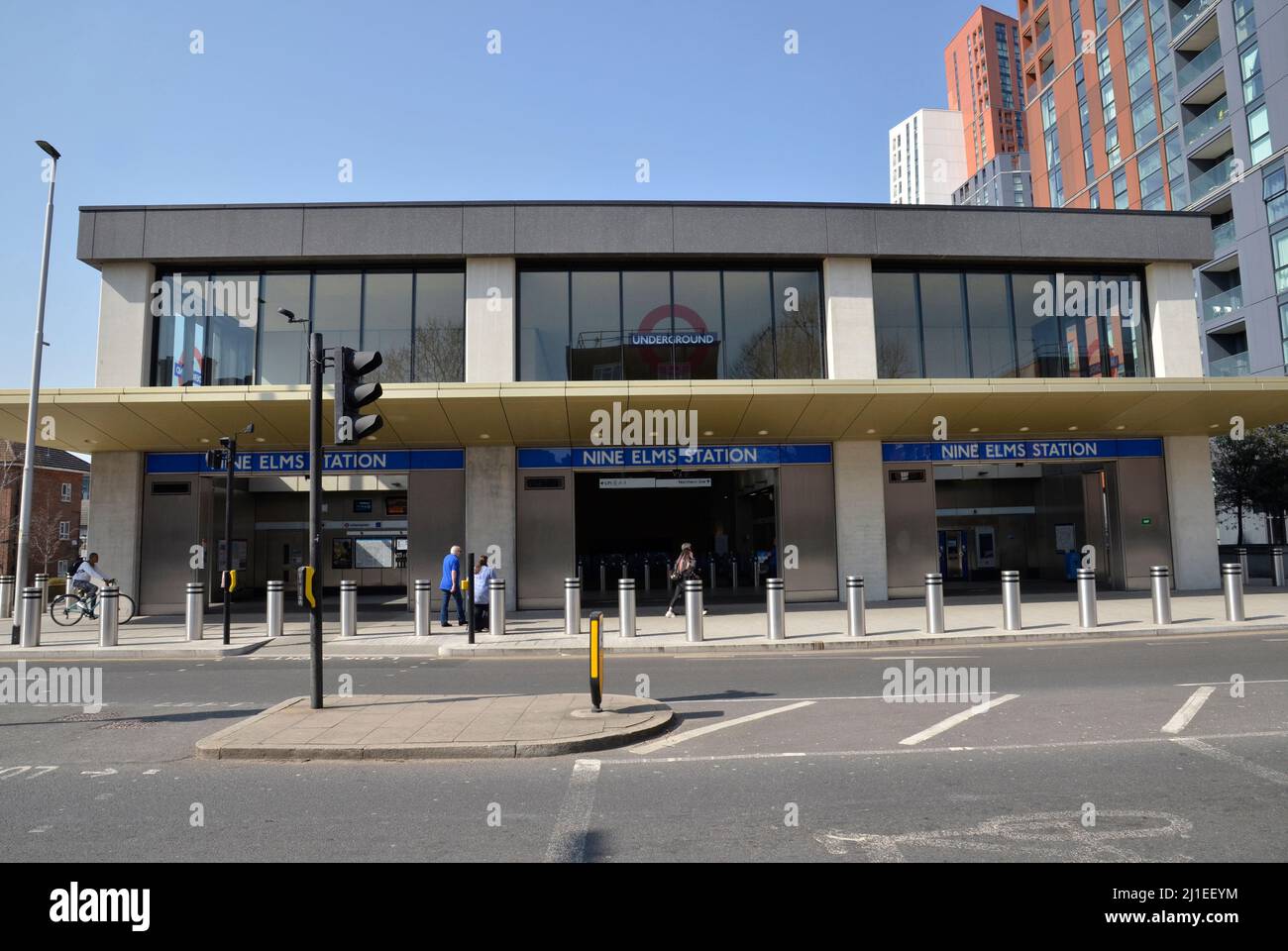 La nuova stazione della metropolitana Nine Elms a South London, parte dell'estensione Northern Line per Battersea Foto Stock