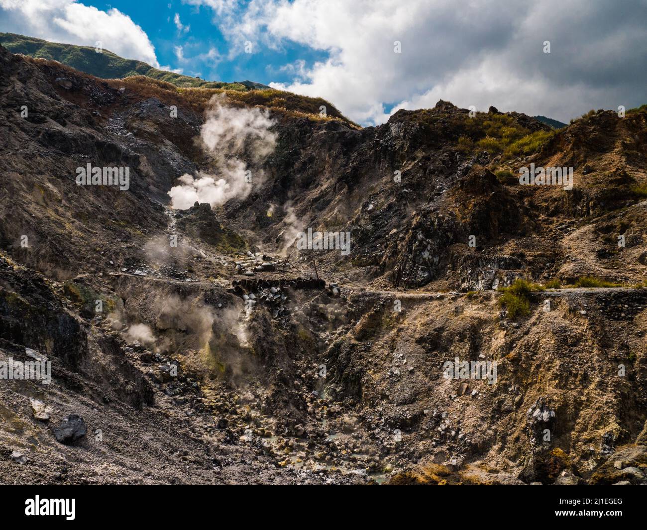 Area mineraria abbandonata dello zolfo con sfiati vulcanici, Taiwan settentrionale Foto Stock