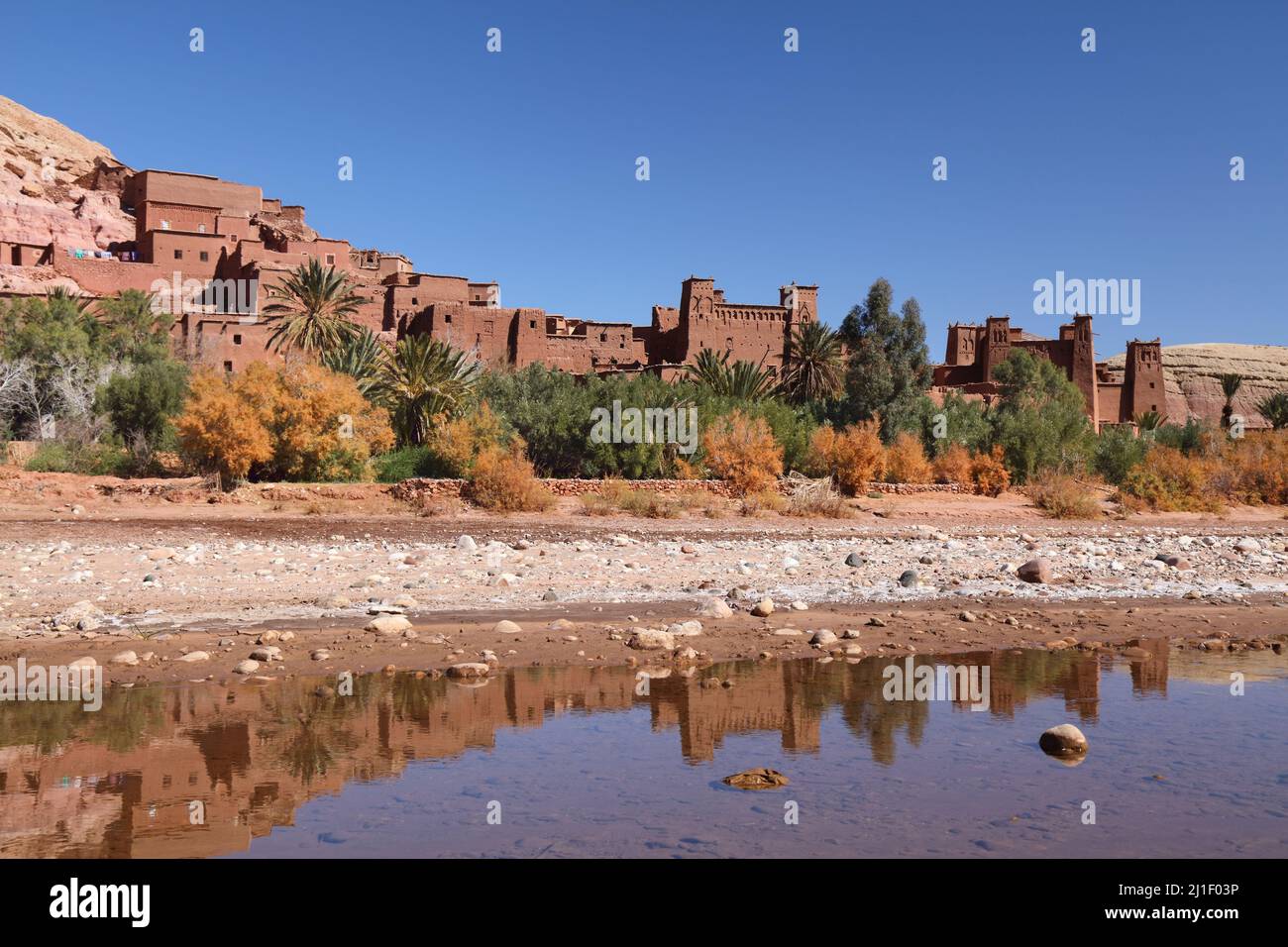 AIT Benhaddou, punto di riferimento del Marocco. Città storica di ksar su un percorso caravan. Sito patrimonio dell'umanità dell'UNESCO. Foto Stock