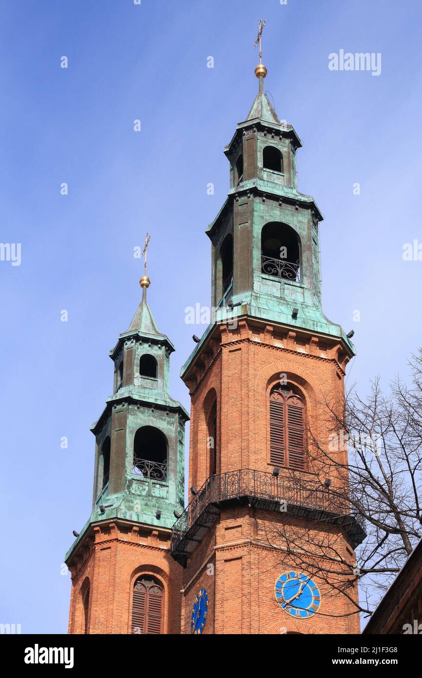 Piekary Slaskie città in alta Slesia (Gorny Slask) regione della Polonia. Basilica neo-romanica di Santa Maria e San Bartolomeo. Foto Stock