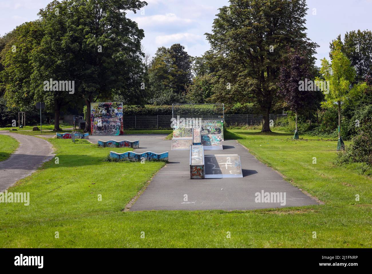 Essen, Renania settentrionale-Vestfalia, Germania - Skater Park a Emscherpark. Foto Stock