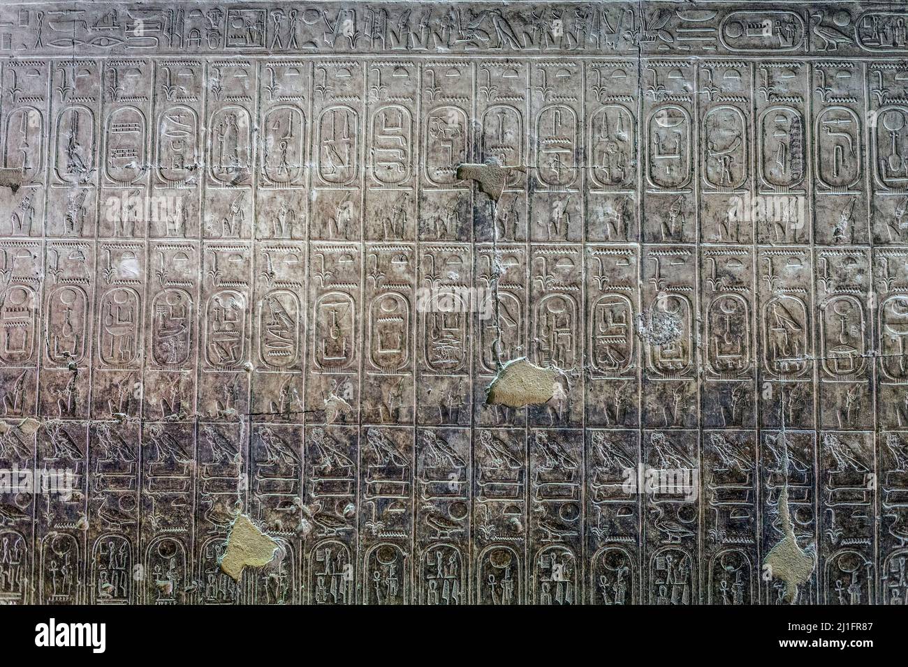 Ritocchi dalla lista dei Faraoni, o Lista dei Re, nella seconda Sala Ipotistica al Grande Tempio di Abydos, Egitto Foto Stock