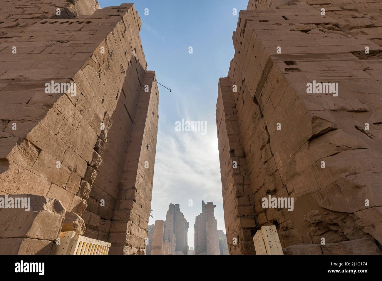 Ingresso principale al complesso del Tempio di Karnak a Luxor Foto Stock