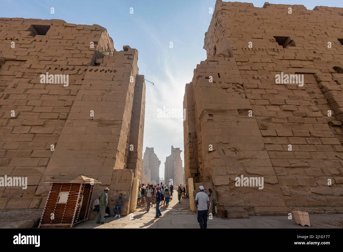 Ingresso principale al complesso del Tempio di Karnak a Luxor Foto Stock