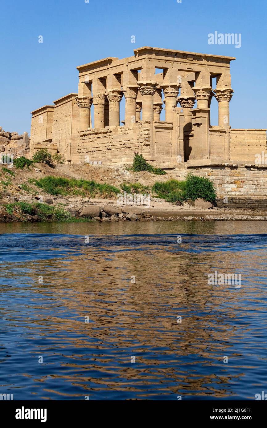 Il Kiosk di Traiano e il Tempio di Iside a Philae Foto Stock