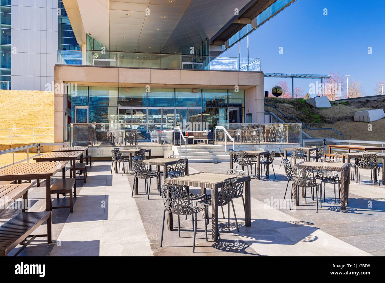 Arkansas, MAR 19 2022 - Vista soleggiato della moderna Biblioteca e Museo William J. Clinton Foto Stock