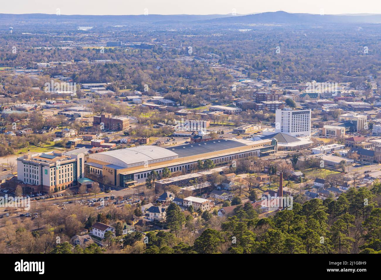 Arkansas, MAR 19 2022 - Vista ad angolo alto del centro di Hot Springs Foto Stock