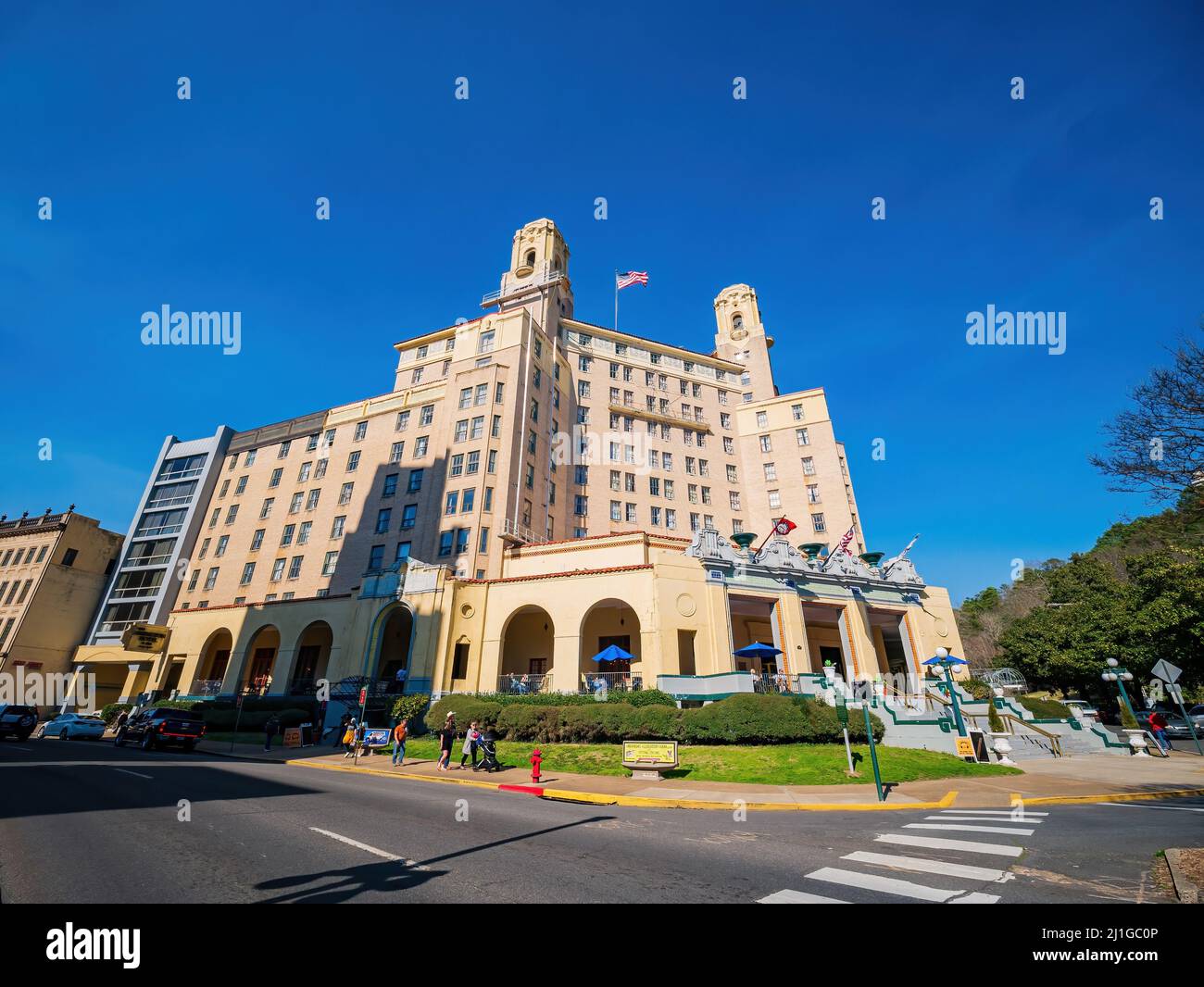Arkansas, MAR 19 2022 - Sunny view of the Historical Arlington Resort Hotel and Spa Foto Stock