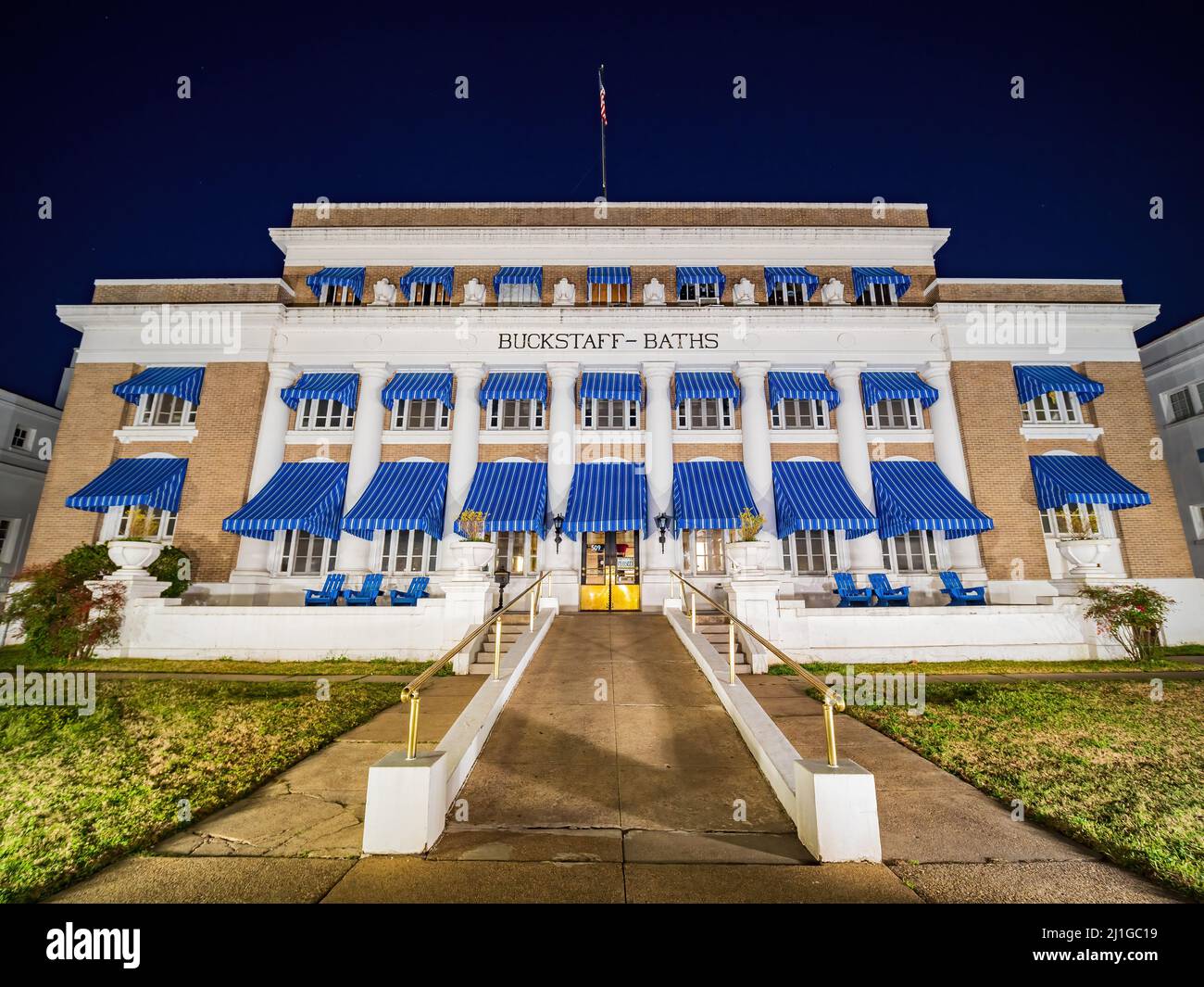 Arkansas, MAR 19 2022 - veduta serale della Buckstaff Bathhouse Foto Stock