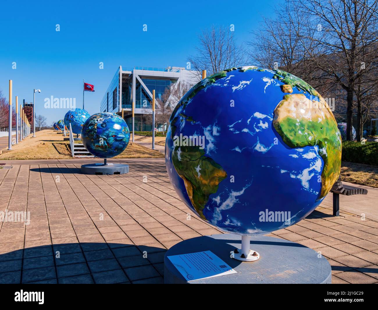Arkansas, MAR 19 2022 - Vista soleggiato della moderna Biblioteca e Museo William J. Clinton Foto Stock