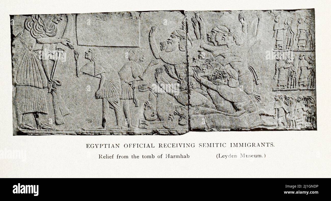 Antico Egitto. Il nuovo Regno (1549–1069 a.C.). Illustrazione di 1912. Ufficiale egiziano che riceve immigrati semiti. Rilievo dalla tomba di Harmhab Foto Stock