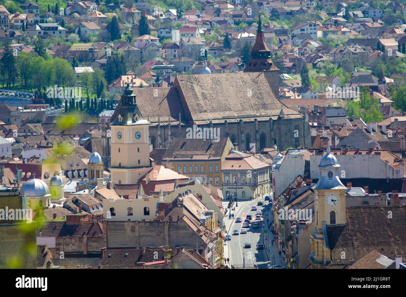 La Chiesa Nera nel centro storico di Brasov, Romania. È la chiesa più grande della Romania e rappresenta lo stile gotico rumeno. Da Foto Stock