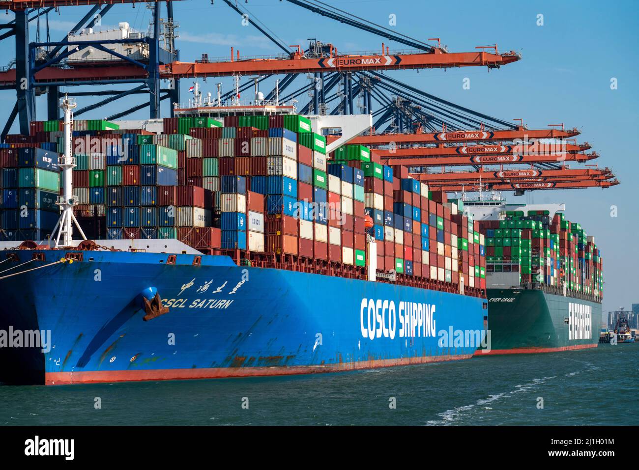 Euromax Container Terminal, container freighter, nel porto marittimo di Rotterdam, Paesi Bassi, porto di mare profondo Maasvlakte 2, su una superficie terrestre artificiale di f Foto Stock
