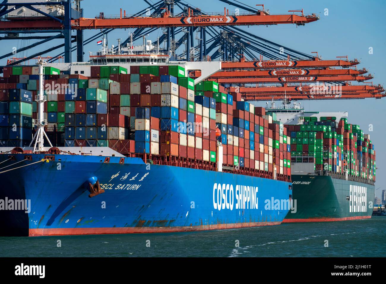 Euromax Container Terminal, container freighter, nel porto marittimo di Rotterdam, Paesi Bassi, porto di mare profondo Maasvlakte 2, su una superficie terrestre artificiale di f Foto Stock