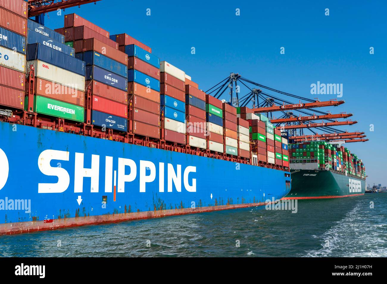 Euromax Container Terminal, container freighter, nel porto marittimo di Rotterdam, Paesi Bassi, porto di mare profondo Maasvlakte 2, su una superficie terrestre artificiale di f Foto Stock