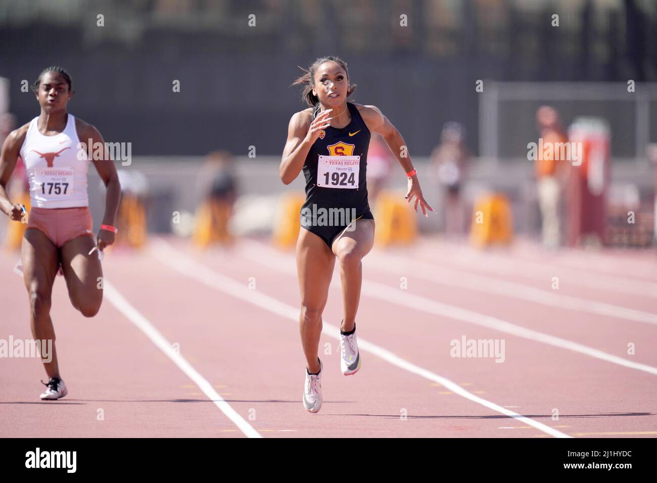 Celera Barnes vince il caldo femminile 100m nel 11,07 per il miglior tempo di qualificazione durante il 94th Clyde Littlefield Texas Relays, venerdì 25 marzo 2022, ad Aus Foto Stock