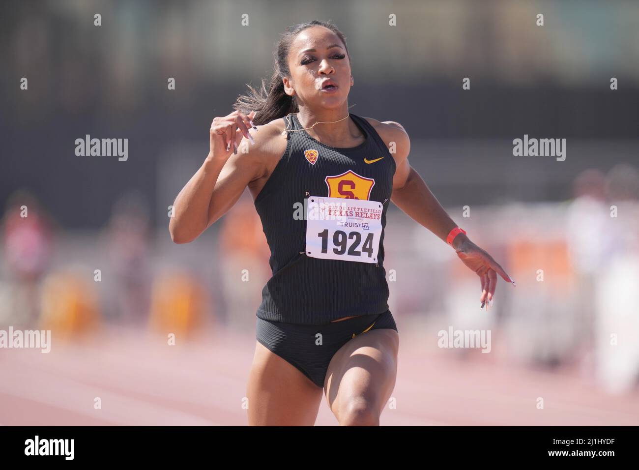 Celera Barnes vince il caldo femminile 100m nel 11,07 per il miglior tempo di qualificazione durante il 94th Clyde Littlefield Texas Relays, venerdì 25 marzo 2022, ad Aus Foto Stock