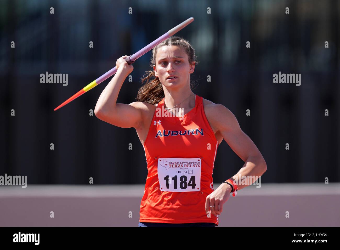 Ashley carter di Auburn mette quarto nel javelin delle donne a 175-2 (53,40m) durante il 94th Clyde Littlefield Texas Relays, Venerdì, Mar 25, 2022, i Foto Stock