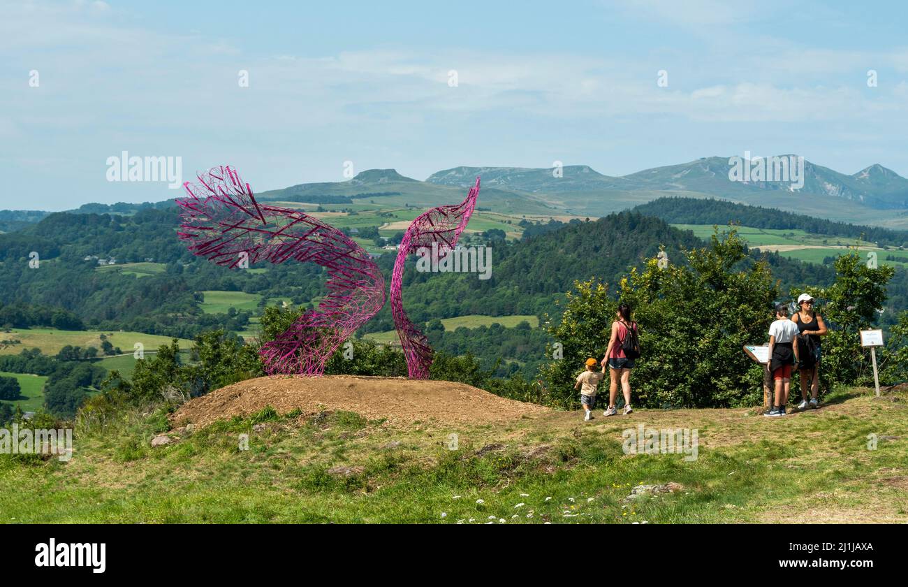Orizzonti arti e natura in Sancy 2021. Credo di poter volare lavoro di Gleb Dusavitskiy, Puy de Dome, Auvergne Rhone Alpes, Francia Foto Stock