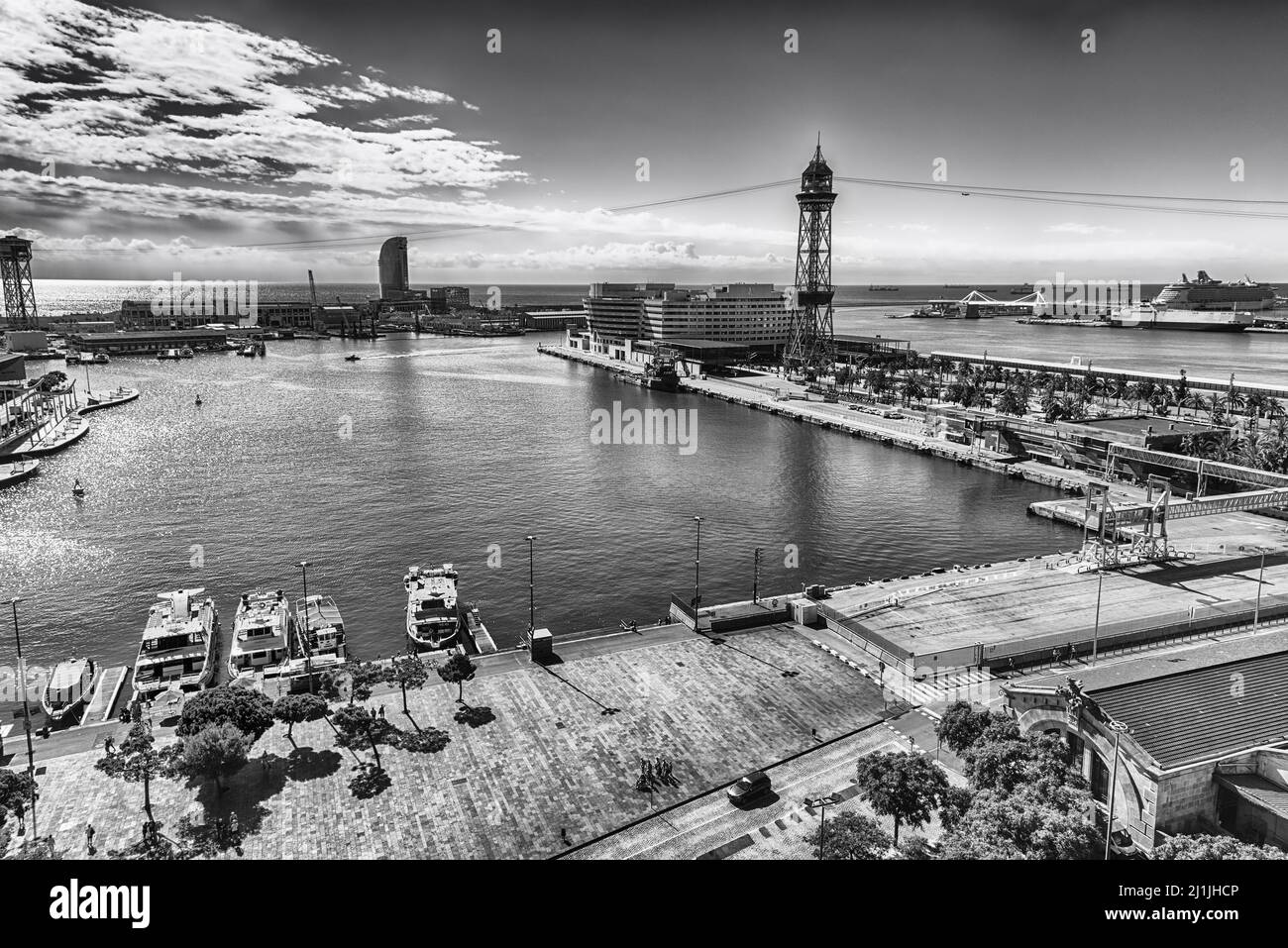 Scenic vista aerea di Port Vell dalla sommità del monumento di Colombo, Barcellona, in Catalogna, Spagna Foto Stock