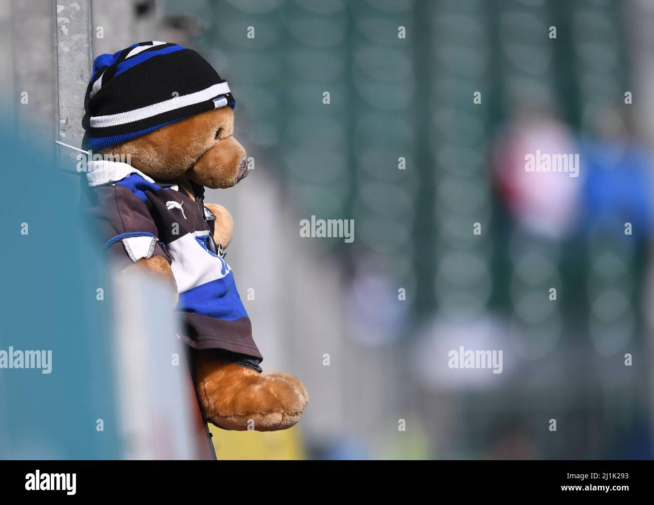 Bath, Regno Unito. 26th Mar 2022. 26th marzo 2022 ; The Recreation Ground, Bath, Somerset, Inghilterra; Gallagher Premiership Rugby, Bath Versus sale; Bath Rugby Mascot sullo stand credito: Action Plus Sports Images/Alamy Live News Foto Stock