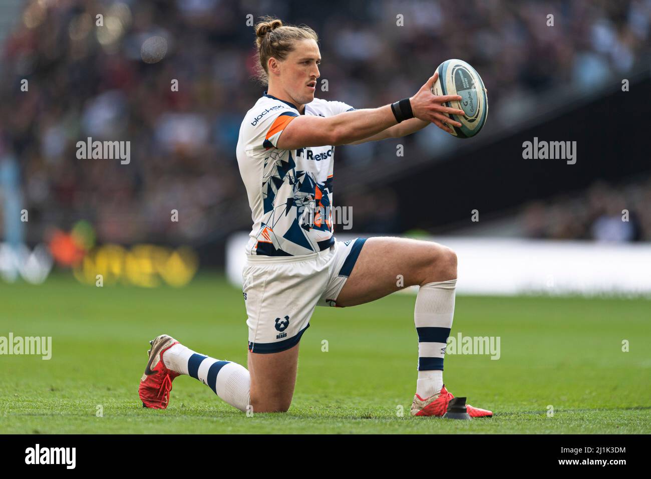 Londra, Regno Unito. 26th, Mar 2022. TIFF Eden di Bristol Bears prende un calcio di conversione durante Gallagher Premiership Rugby - Saracens vs Bristol Bears al Tottenham Hotspur Stadium sabato 26 marzo 2022. LONDRA INGHILTERRA. Credit: Taka G Wu/Alamy Live News Foto Stock
