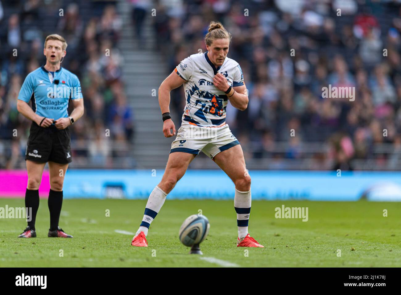 LONDRA, REGNO UNITO. 26th, Mar 2022. TIFF Eden di Bristol Bears prende un calcio di conversione durante Gallagher Premiership Rugby - Saracens vs Bristol Bears al Tottenham Hotspur Stadium sabato 26 marzo 2022. LONDRA INGHILTERRA. Credit: Taka G Wu/Alamy Live News Foto Stock