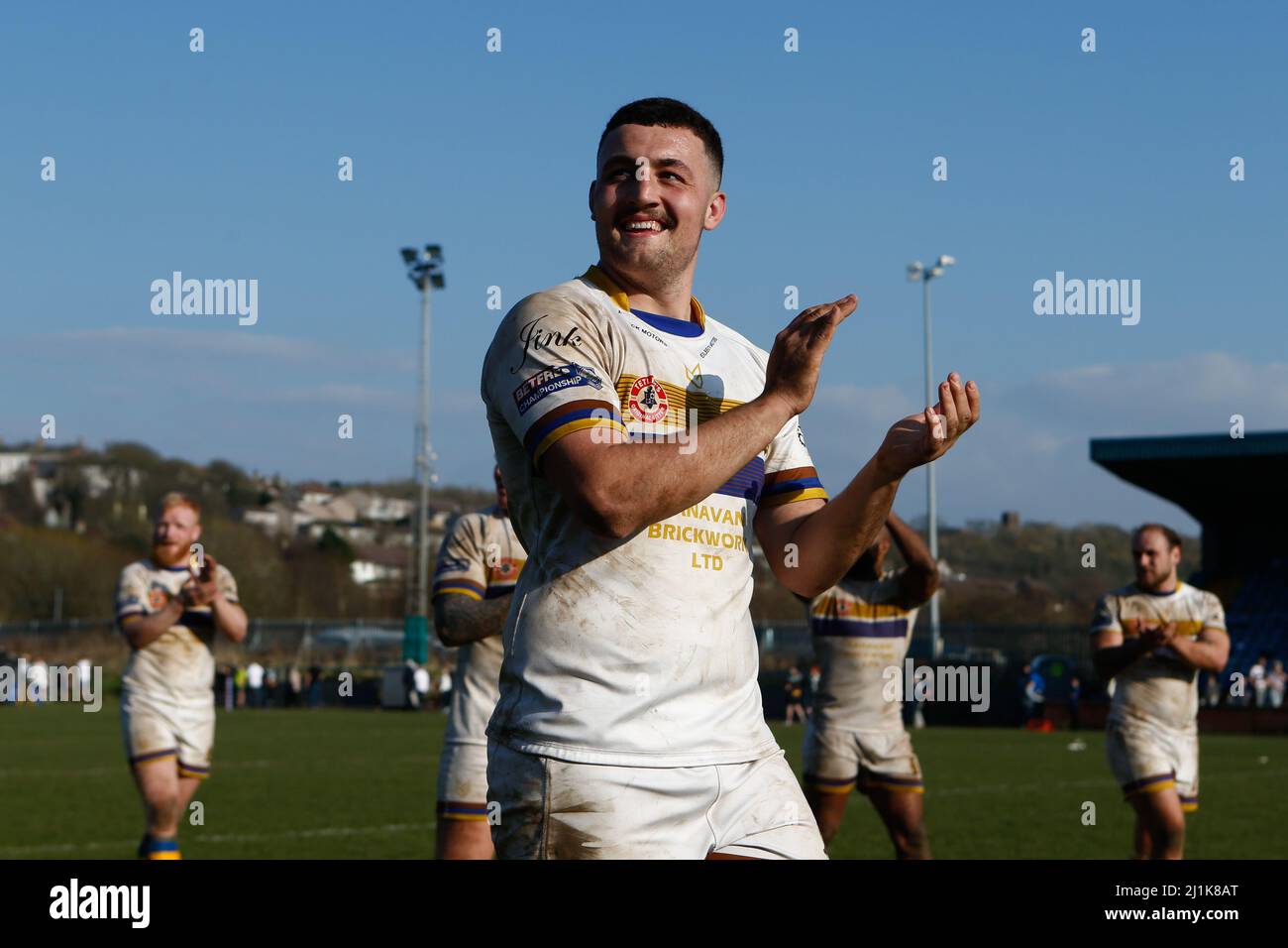Guy Graham di Whitehaven applaude i tifosi durante la Betfred Challenge Cup alla LEL Arena, West Cumbria. Data foto: Sabato 26 marzo 2022. Foto Stock