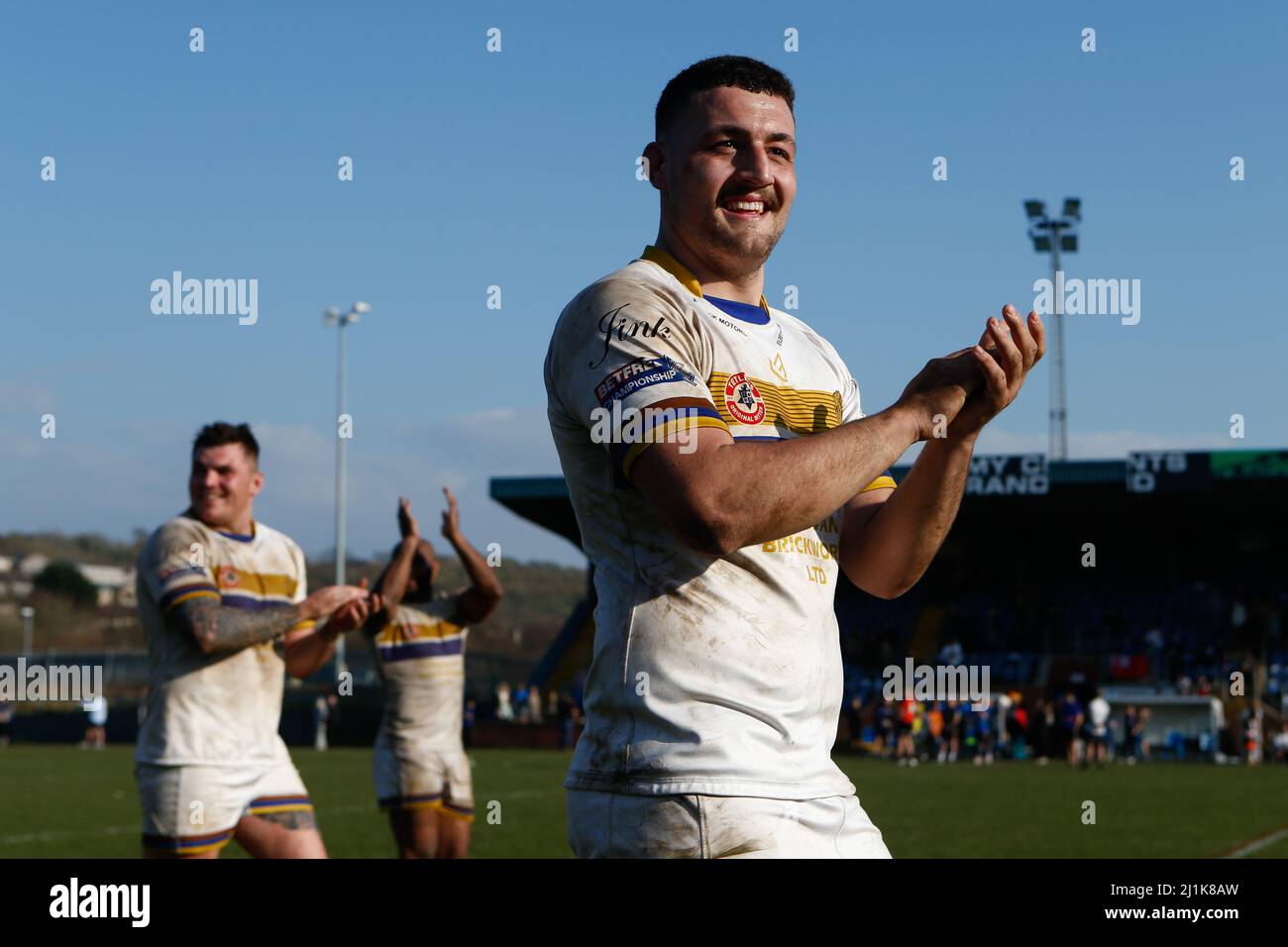 Guy Graham di Whitehaven applaude i tifosi durante la Betfred Challenge Cup alla LEL Arena, West Cumbria. Data foto: Sabato 26 marzo 2022. Foto Stock
