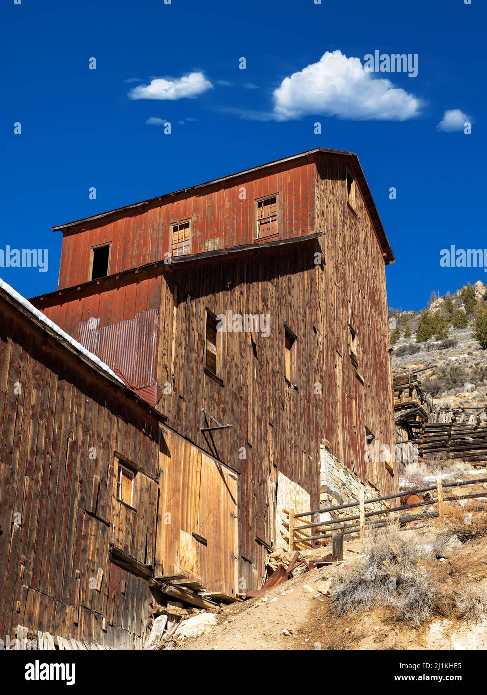 Attività mineraria antica nelle montagne dell'Idaho Foto Stock