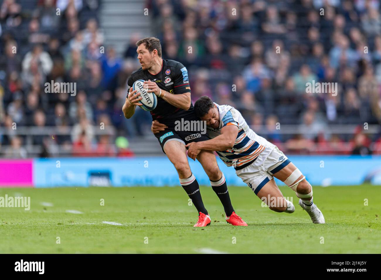 LONDRA, REGNO UNITO. 26th, Mar 2022. Alex Goode di Saracens (centro) è affrontato durante Gallagher Premiership Rugby - Saracens vs Bristol Bears al Tottenham Hotspur Stadium il sabato 26 marzo 2022. LONDRA INGHILTERRA. Credit: Taka G Wu/Alamy Live News Foto Stock