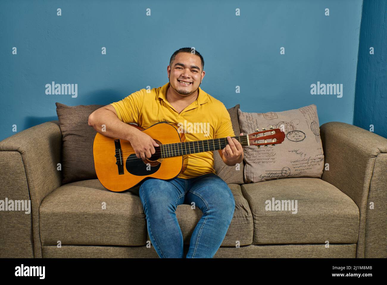 Scopo di imparare la chitarra online con lezioni dal vivo Foto Stock