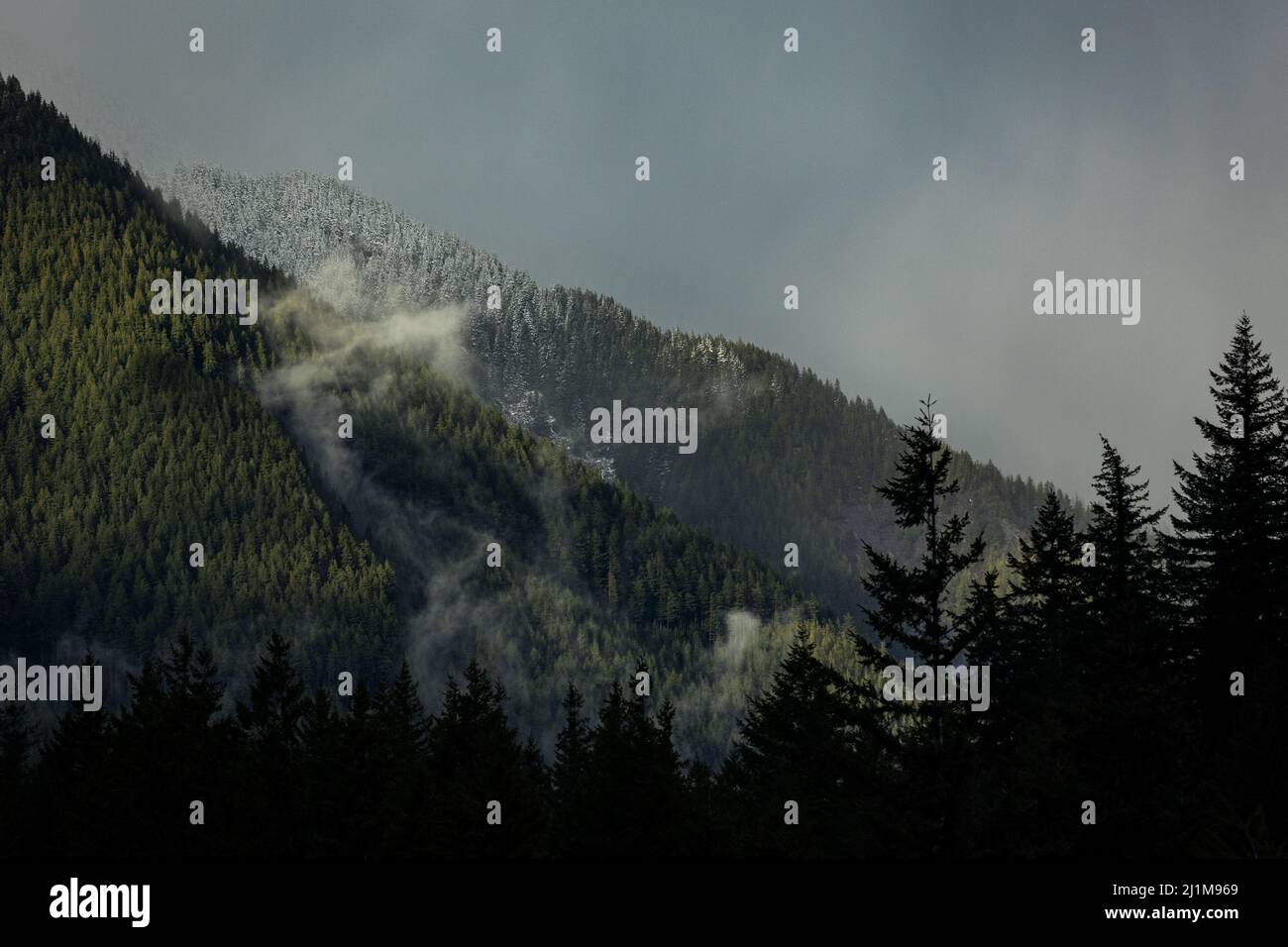 PNW Washington Mountain e Skyscapes Moody Landscape Foto Stock