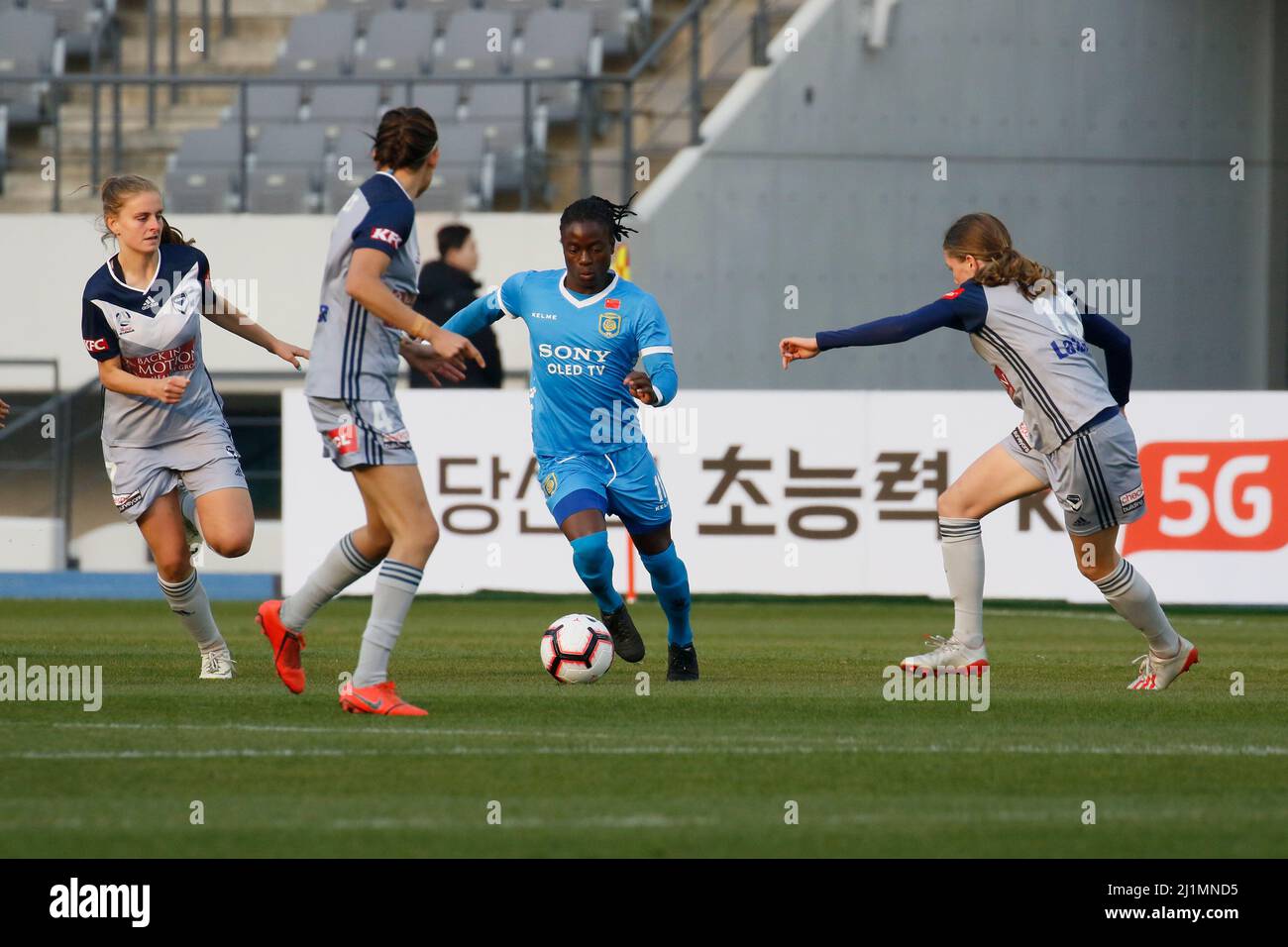 Novembre 28, 2019-Yongin, Corea del Sud-Jiangsu Suning Ladies Football Club of China giocatori e Melbourne Victory of Australia giocatori partita durante un Women's Club Championship 2019-FIFA / AFC Pilot Tournament presso Yongin Citizens Park a Yongin, Corea del Sud. Risultato della corrispondenza di 1-1, stesso. Foto Stock