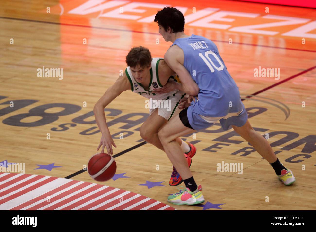 Miranda.VE - MARZO 26,2022 il Brasile diventa campione dopo aver battuto l'Argentina 73-59 FIBA ​​U18 Campionato sudamericano per uomini al Parque Miranda G. Foto Stock